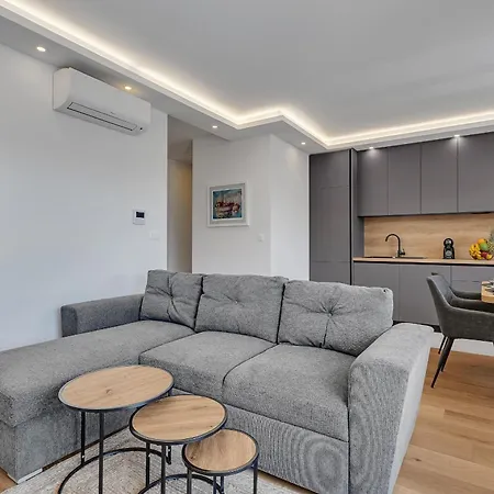 Marina With Jacuzzi, 4 Person Apartamento *
